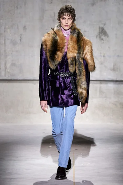 Look 11